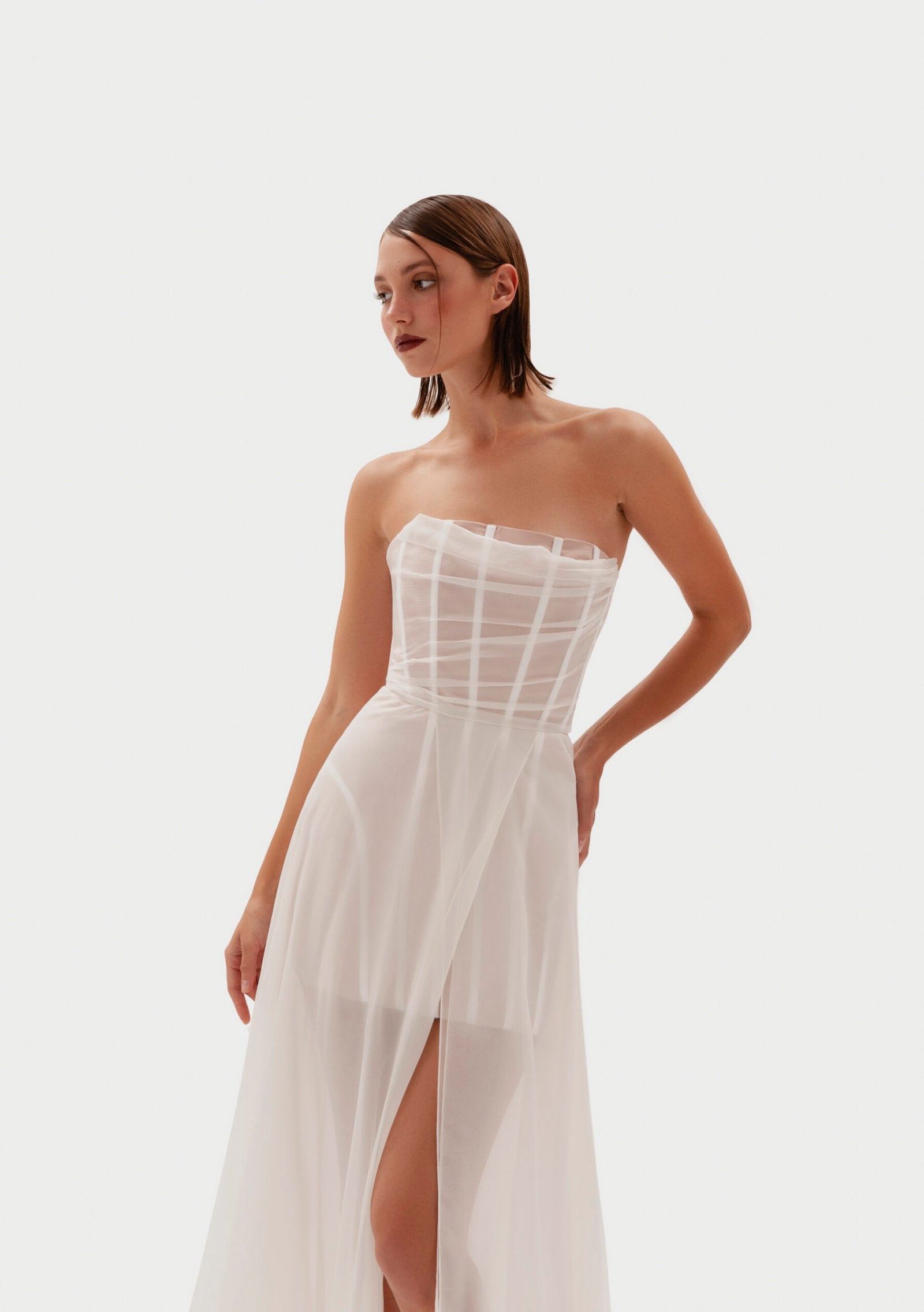 long dress on mannequin Amazon.com: ZBJDX Female Mannequin Dress Form Manikin, Adjustable Height Mannequin for Wedding Dress, Clothing Display Model Body Stand with Golden Triangle Base : Everything Else