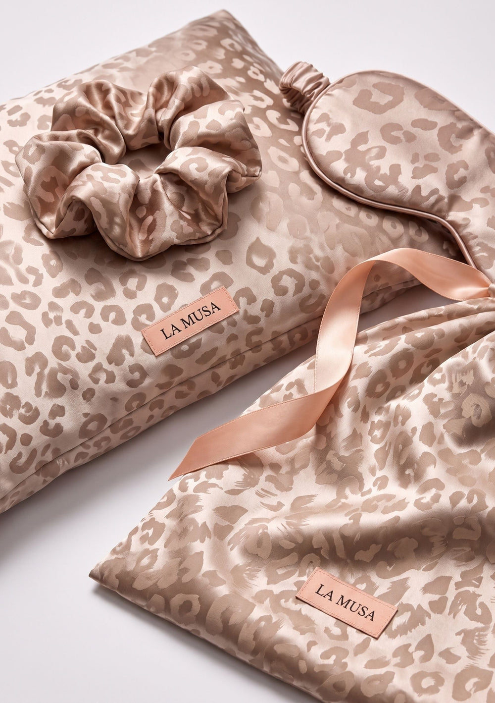 Feline Sleep Set with pillowcase, eye mask, scrunchie and pouch in warm beige-rose woven leopard jacquard