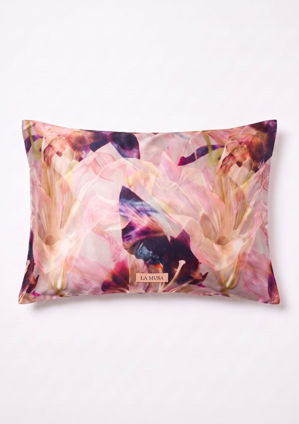 Opalia 51 x 66 cm pillowcase in watercolor floral print in pink, ivory and deep violet with soft peach-pink LA MUSA tag